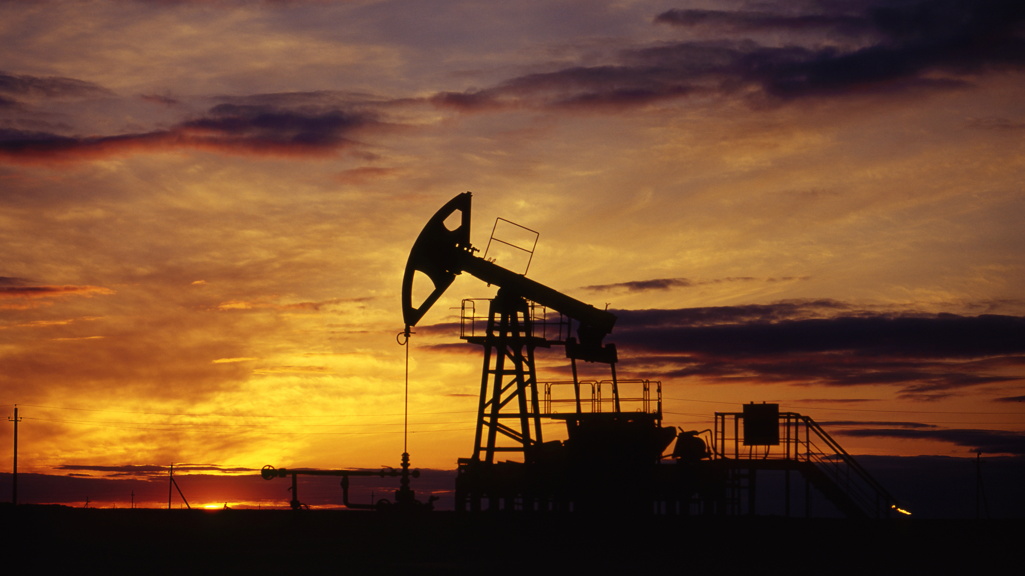 Russia Plans Significant Reduction in Oil Exports from Western Ports in June, Reuters Reports