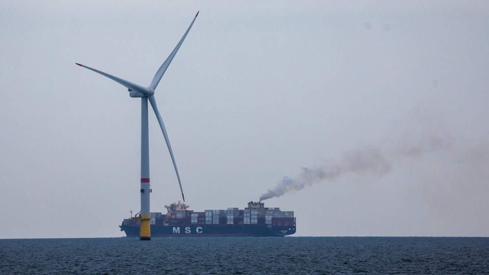 Shell Prepares Sale of Offshore Wind Farms in Deal Valued Over $1 Billion